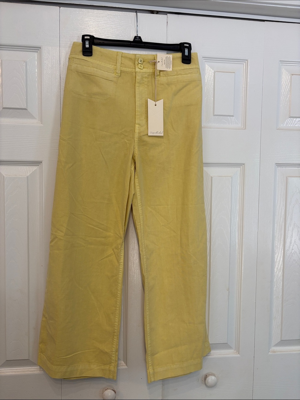 High-Rise Women's Wide Leg Jeans in Pale Yellow 820